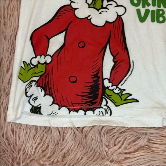 Old Navy White Grinch Vibes Kids Shirt - Picture 5 of 8
